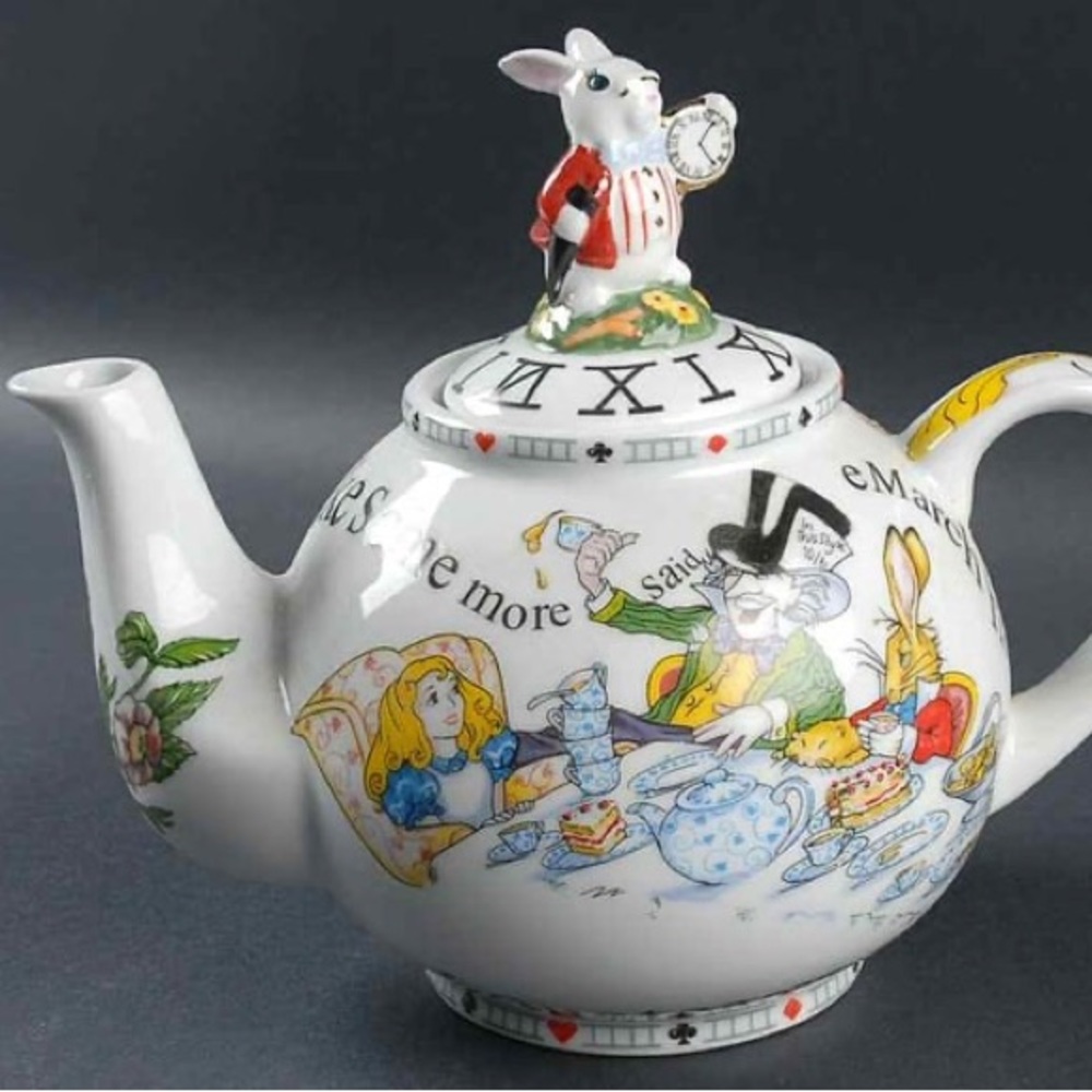Paul Cardew Designs Alice in Wonderland teapot 48oz white rabbit lid new NIB